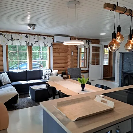 Vaelituvan Lomamoekit シャレー プンカハルユ