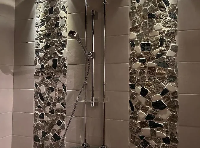 샬레 Vaelituvan Lomamoekit *